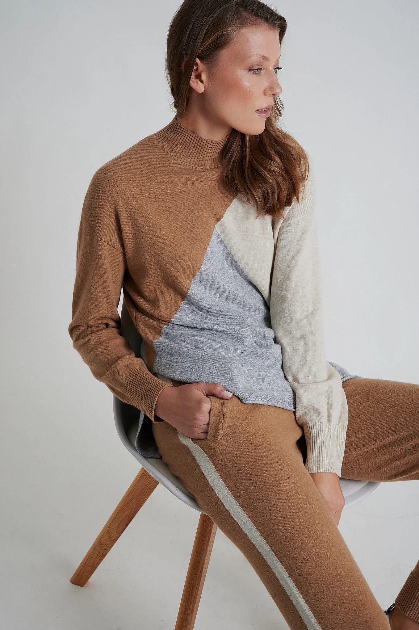 Blended wool cashmere loose fit sweater