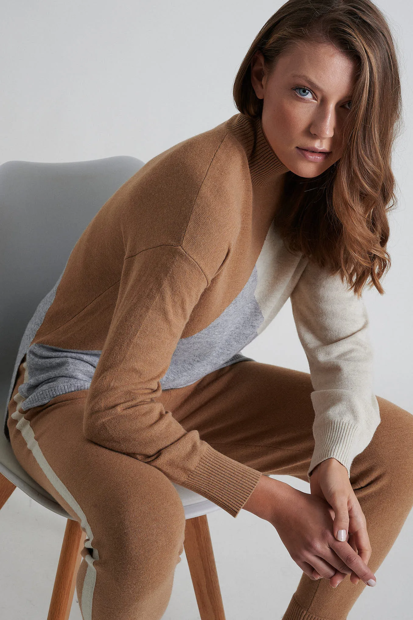 Blended wool cashmere loose fit sweater