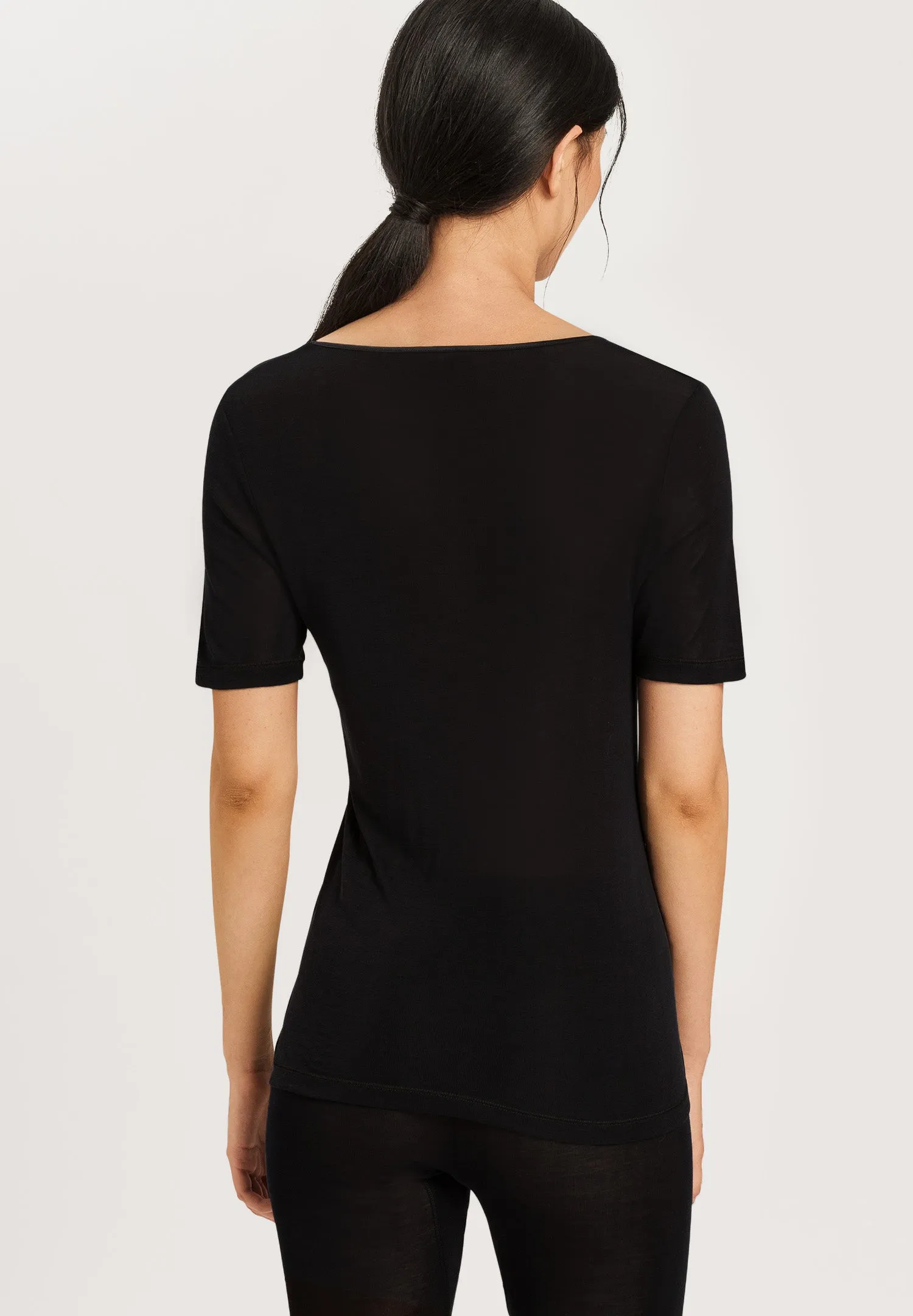 Pure Silk Fitted Silk V-Neck Top | Black 71718-019