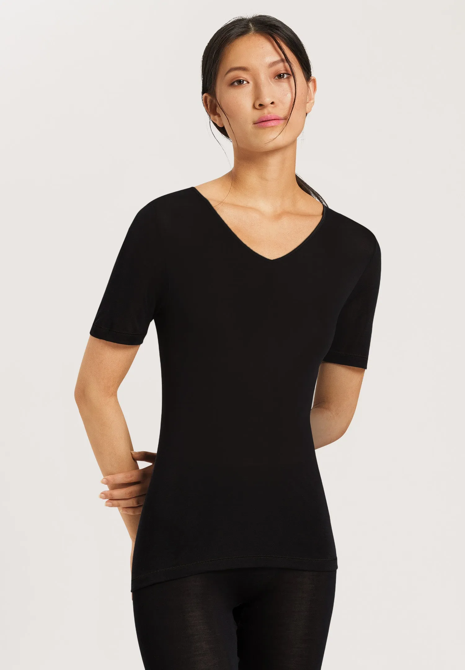 Pure Silk Fitted Silk V-Neck Top | Black 71718-019