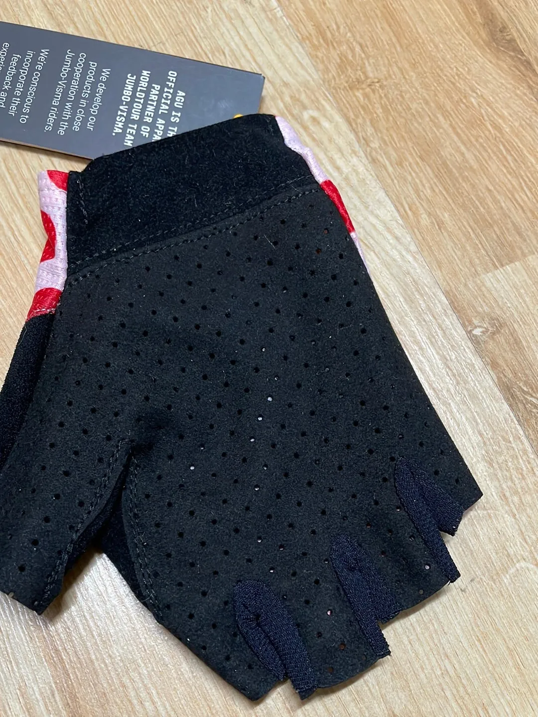 Team Jumbo Visma AGU Premium Summer Gloves Red Polka